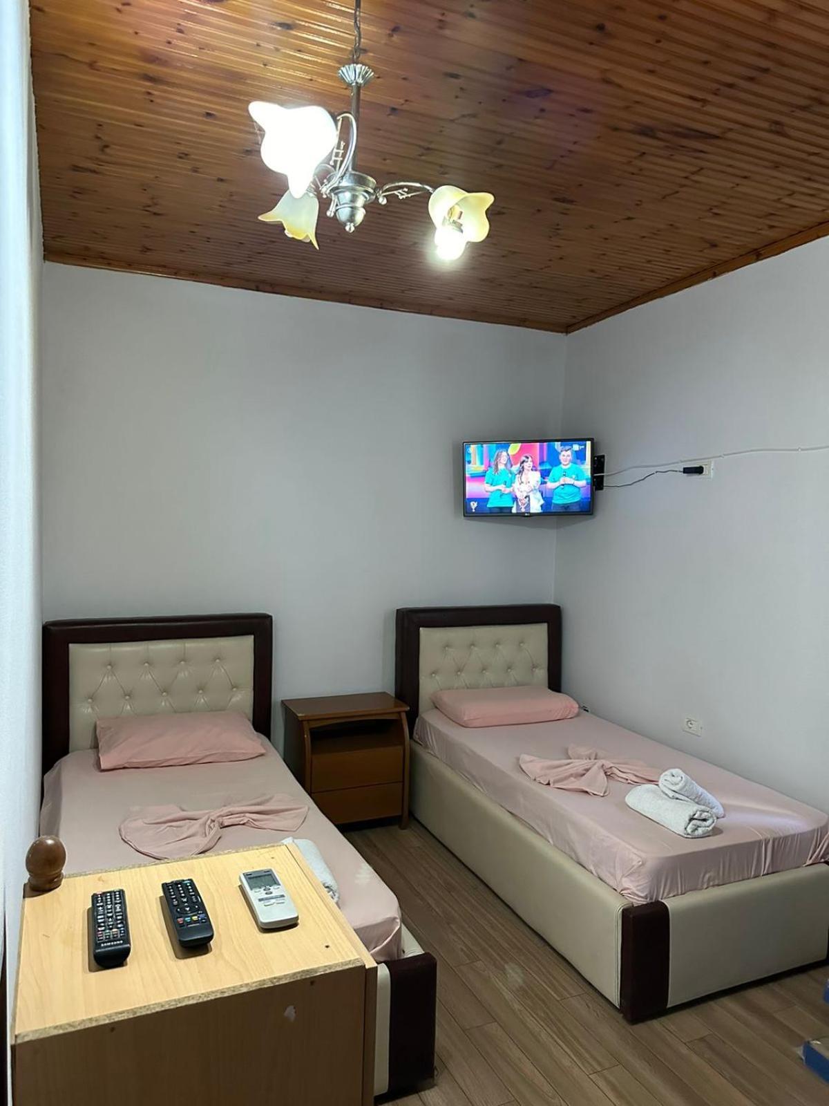 Eden Hostel Tirana Bagian luar foto