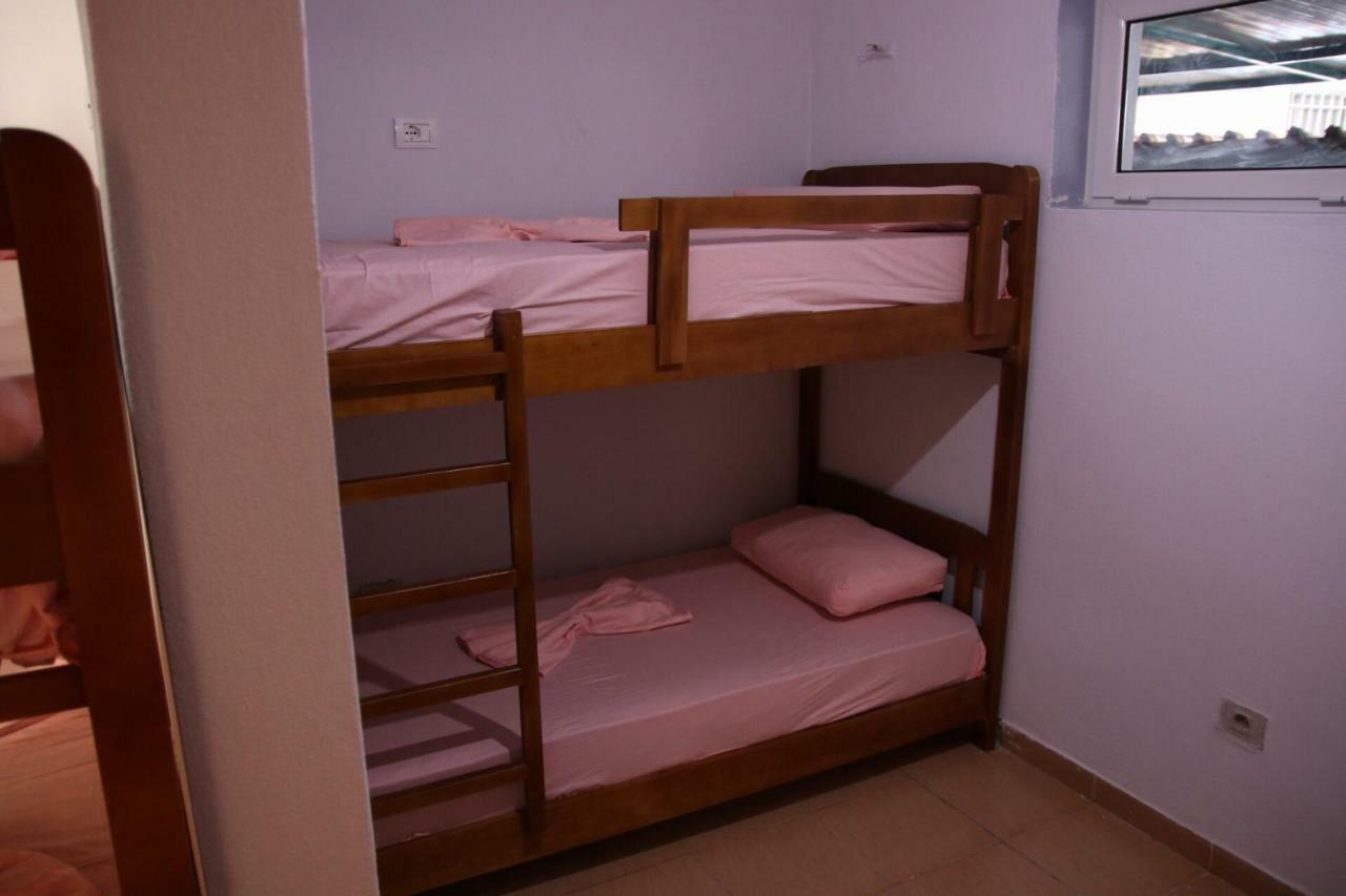 Eden Hostel Tirana Bagian luar foto