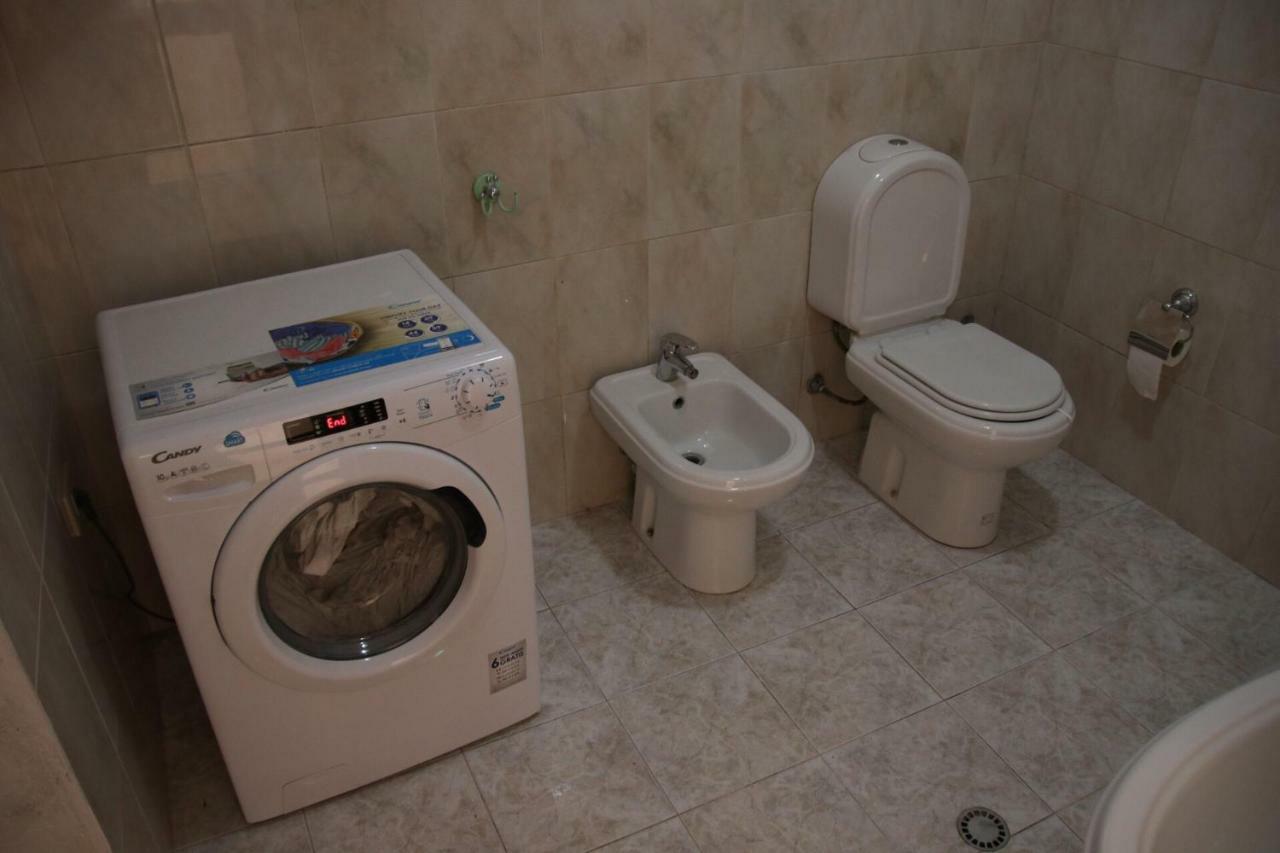 Eden Hostel Tirana Bagian luar foto