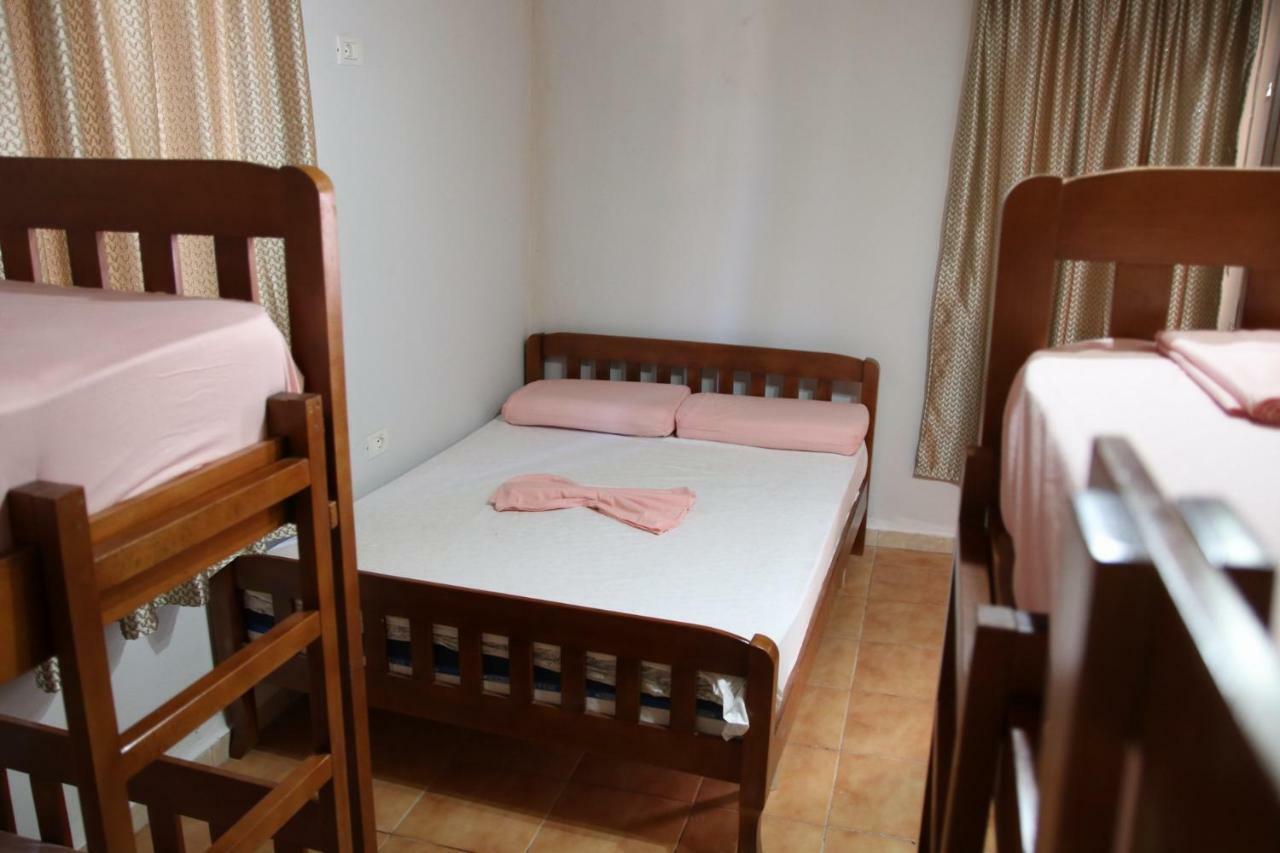 Eden Hostel Tirana Bagian luar foto